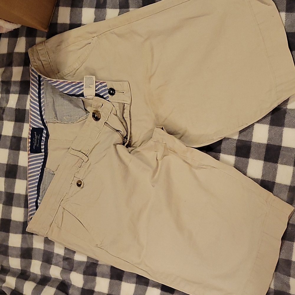 AE khaki Bermuda shorts size 16